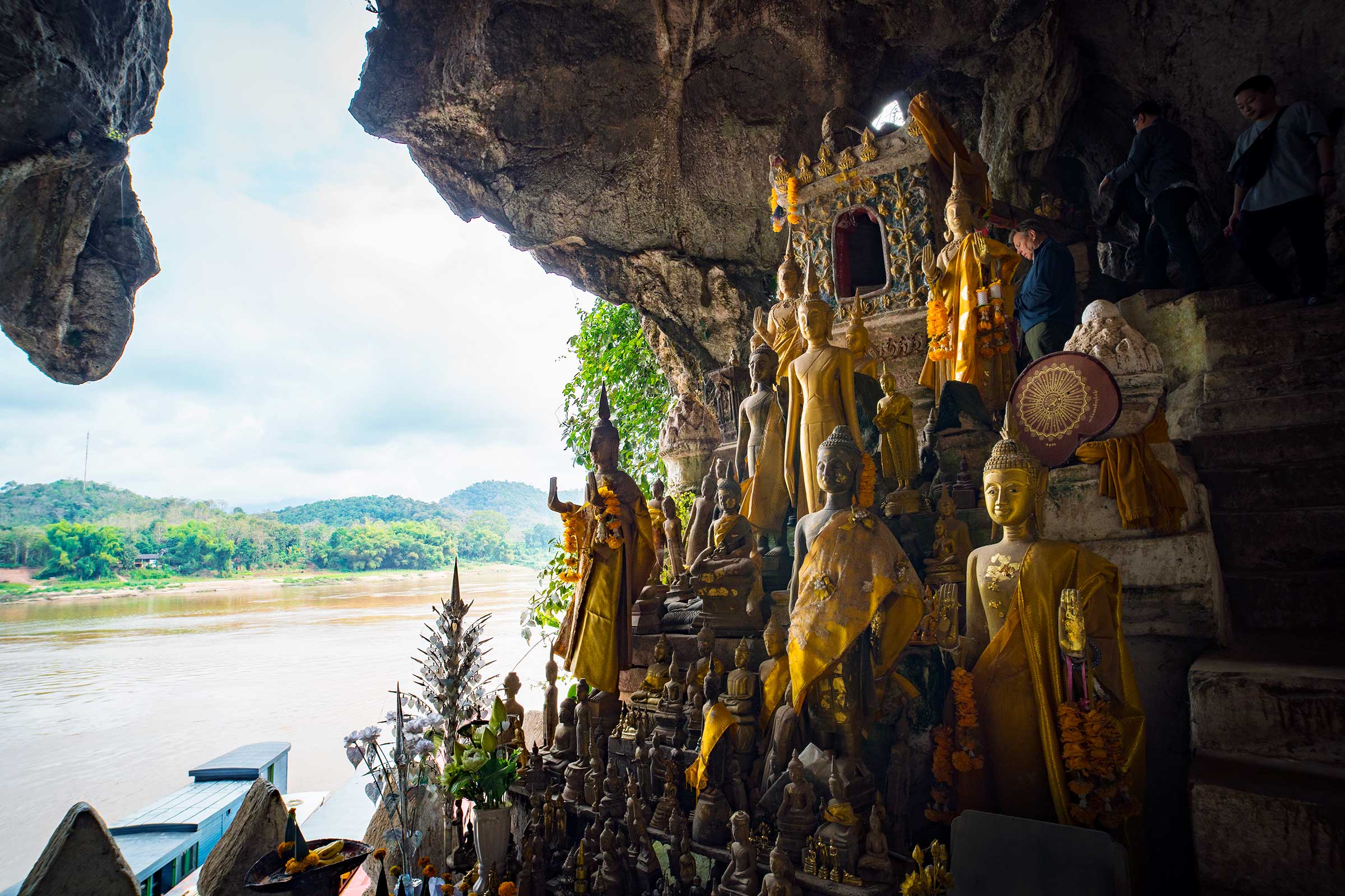 PAK-OU-CAVES Luang Prabang Loas
