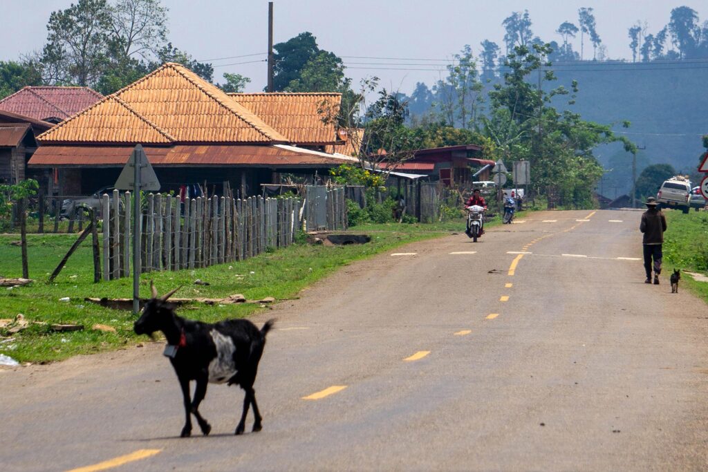 LAOS-VILLAGE